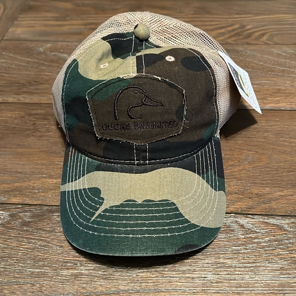 NWT Ducks Unlimited Camo Green & Mesh Trucker Hat Adjustable Back